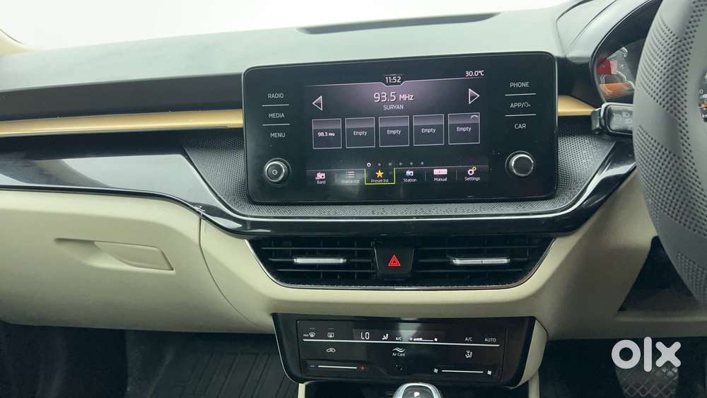 Skoda Slavia Style 1.0l Tsi At, 2023, Petrol