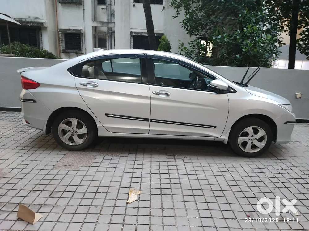 Honda City Vmt 2015 Pure Petrol 2nd Owner 65000 Kms Driven Genuine