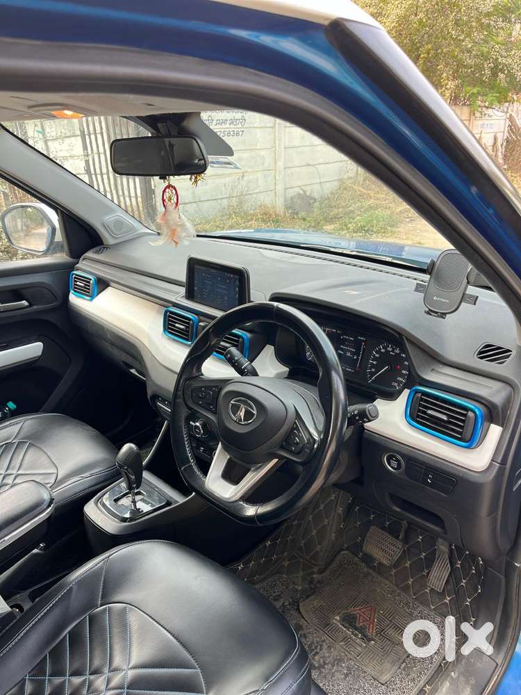 Tata Punch 1.2 Revotron Creative Amt Dual Tone, 2021, Petrol