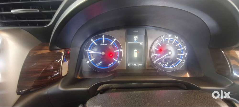 Toyota Innova Crysta 2016 Diesel 150000 Km Driven