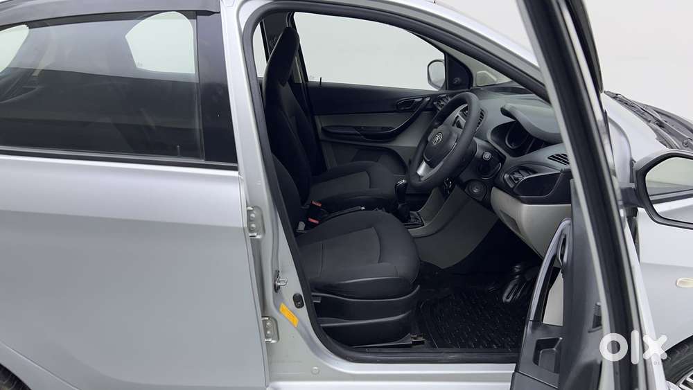 Tata Tiago Xe, 2016, Petrol