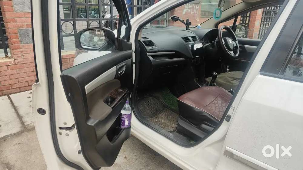 Full H.d Tuch Screen Center Lock Company Alloy 60% Tyreleather Seat