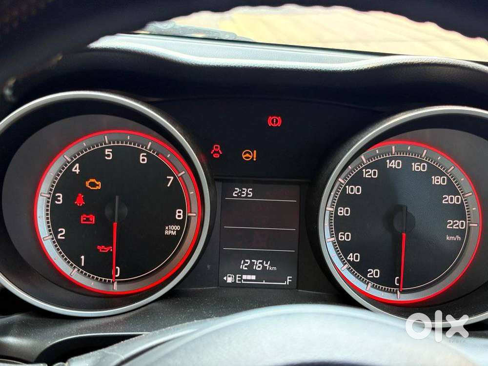 Maruti Suzuki Swift Vxi + Manual, 2023, Petrol