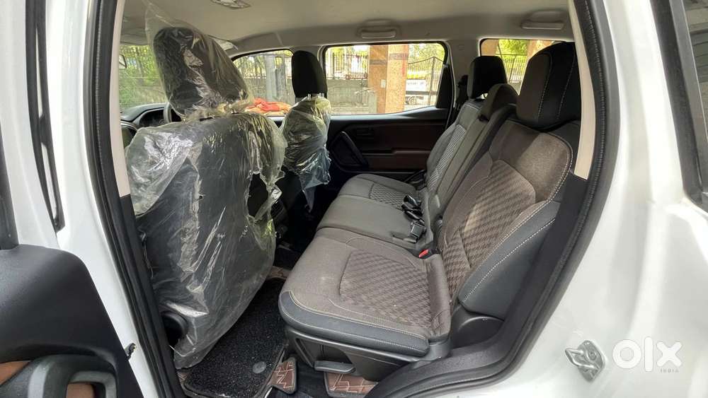 Mahindra Scorpio-n 2.0 Z4 Petrol At 7 Str, 2025, Petrol