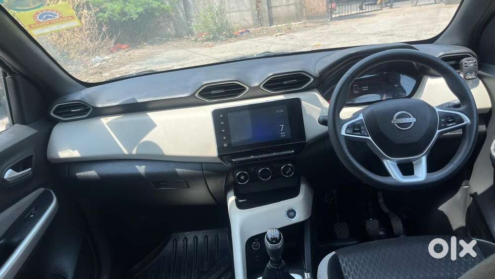 Nissan Magnite 1.0 Xv Premium, 2023, Petrol