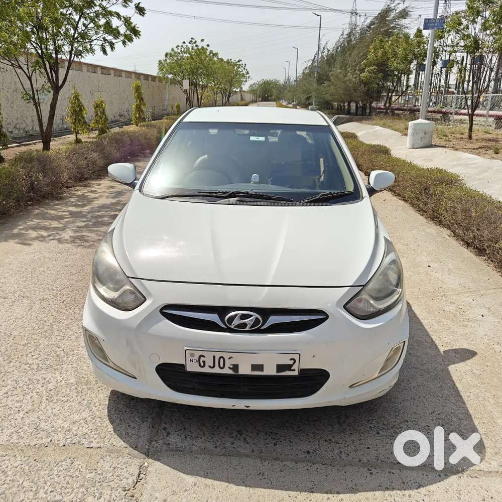 2011 Hyundai Verna, White