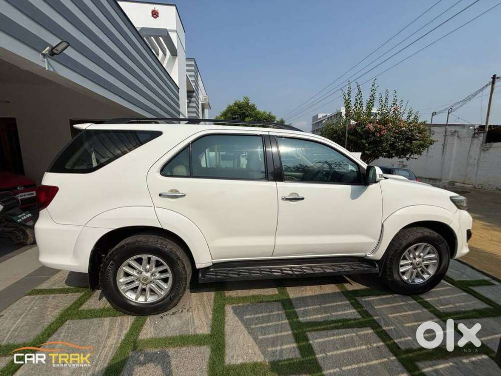 Toyota Fortuner 2011-2016 4x2 Manual, 2013, Diesel