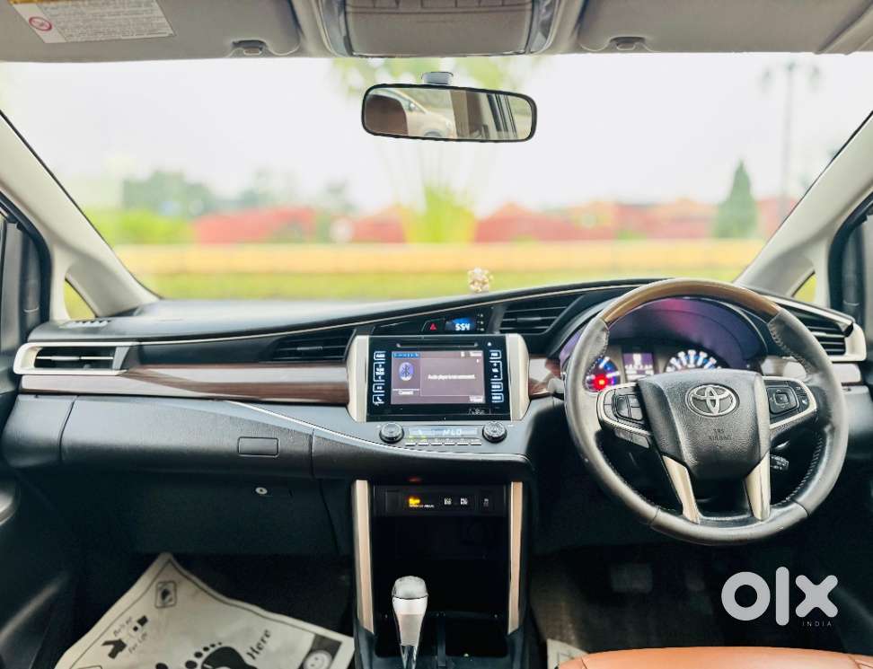 Toyota Innova Crysta 2.8z Automatic, 2016, Diesel