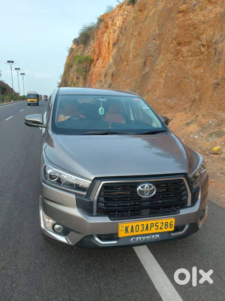 Toyota Innova Crysta 2025