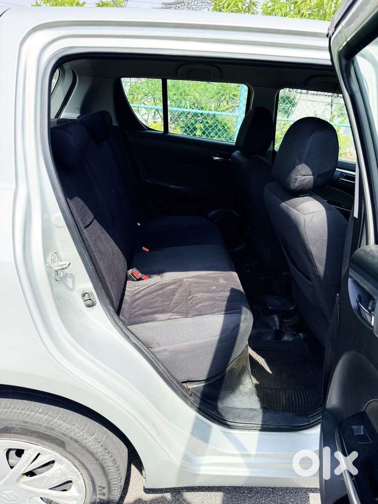 Maruti Suzuki Swift Vxi Optional, 2016, Petrol