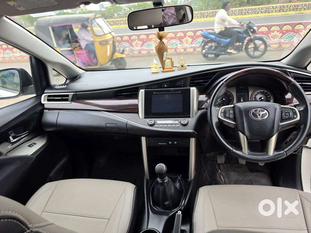 Toyota Innova Crysta 2.4 V 8 Str, 2017, Diesel