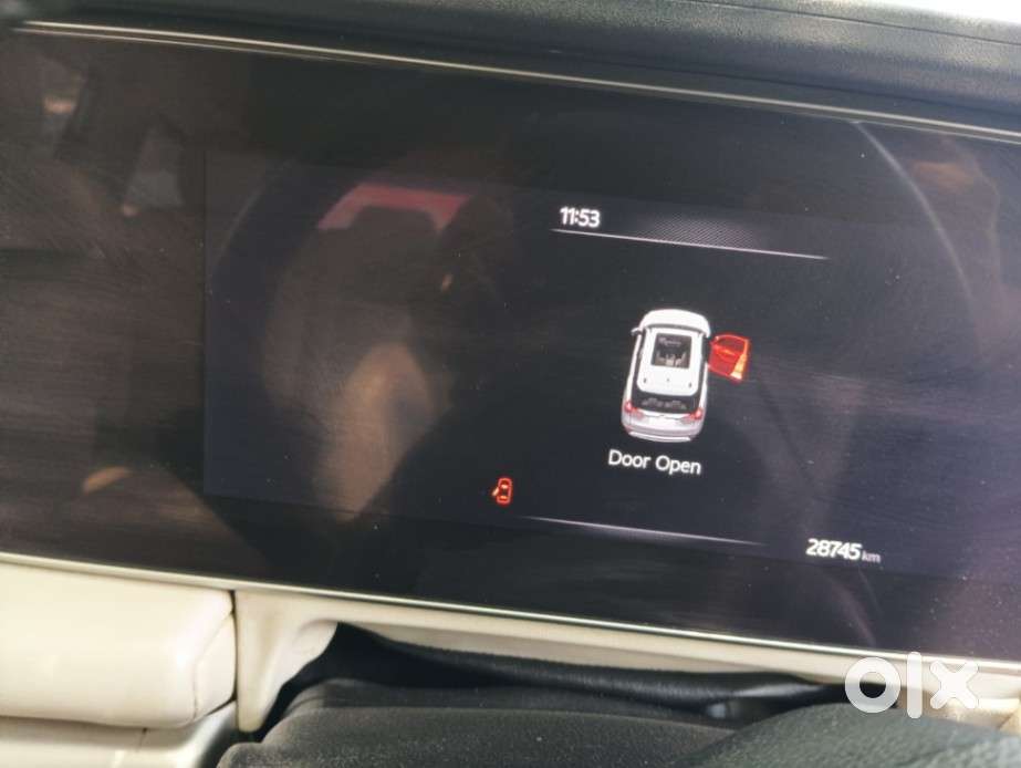 Mahindra Xuv700 2.2 Ax 7 Diesel At Luxury Pack Str, 2022, Diesel