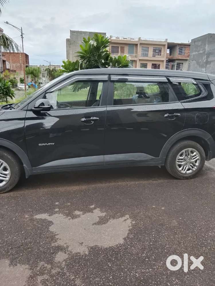 Excellent Condition Kia Carrens