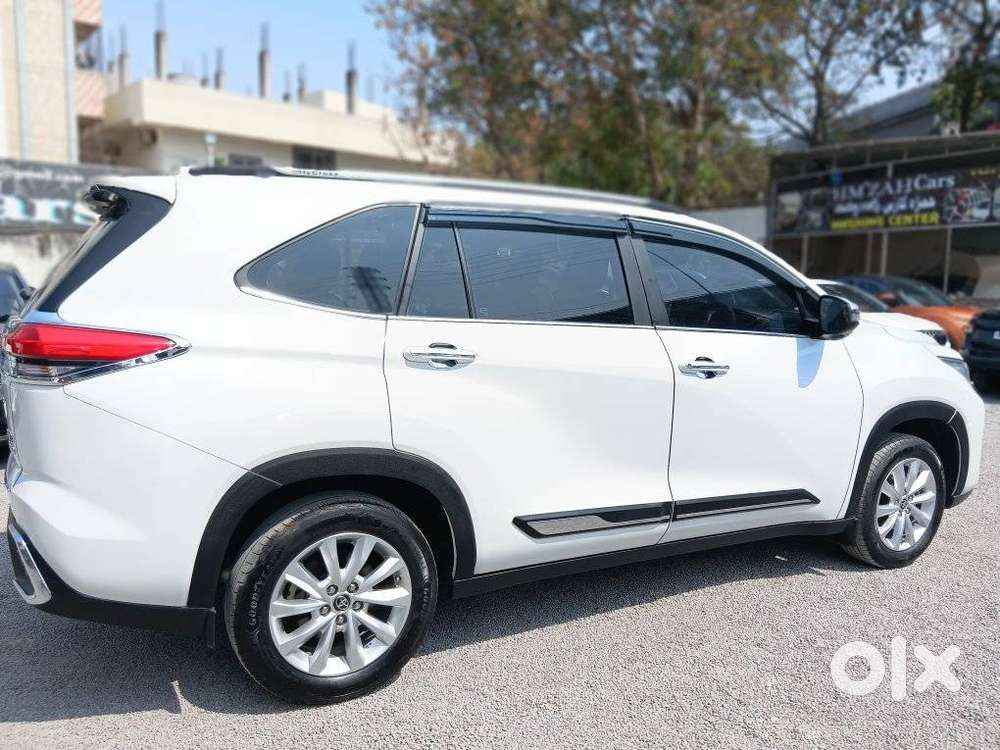 Toyota Innova Hycross 2.0 Vx Hybrid 7 Str, 2024, Petrol