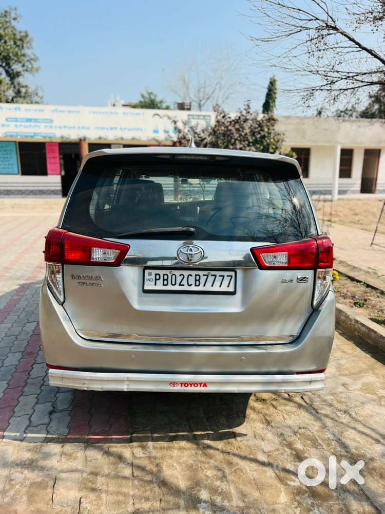 Toyota Innova Crysta 2017 Diesel Well Maintained