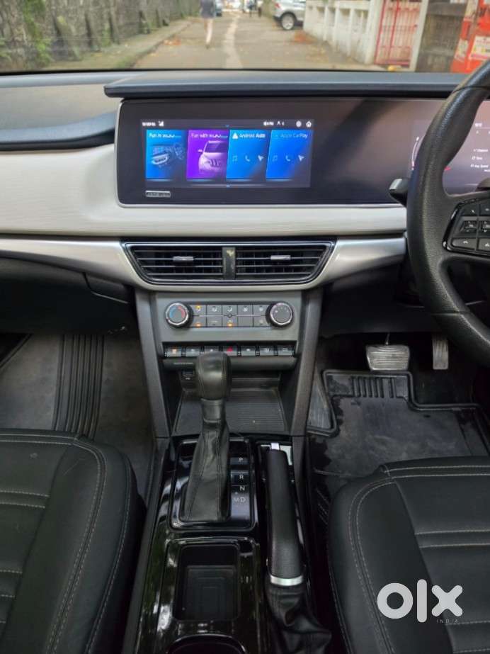 Mahindra Xuv700 2.2 Ax 5 Diesel At Str, 2022, Diesel