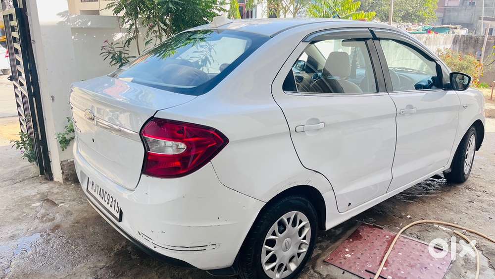 Ford Petrol Car 2016