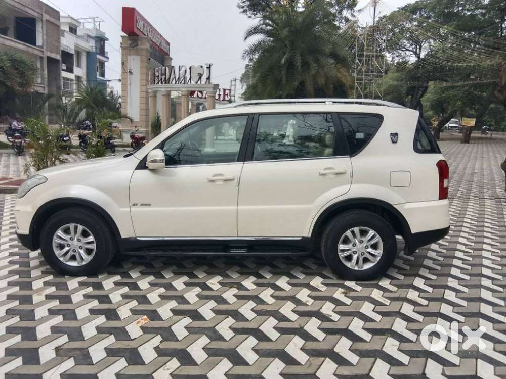 Mahindra Ssangyong Rexton Rx7, 2015, Diesel