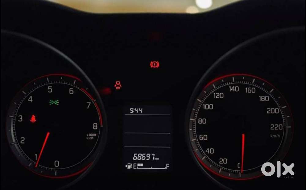 Maruti Suzuki Swift Vxi + Manual, 2022, Petrol