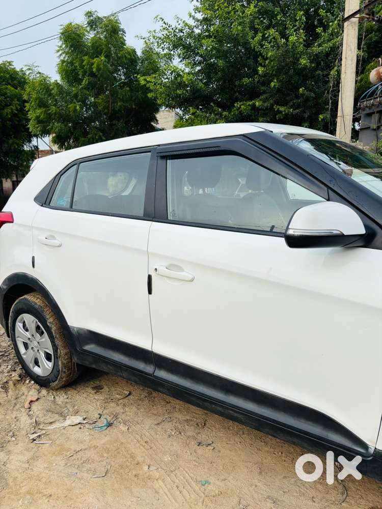 Hyundai Creta White – Excellent Condition  Well Maintained  Genuine