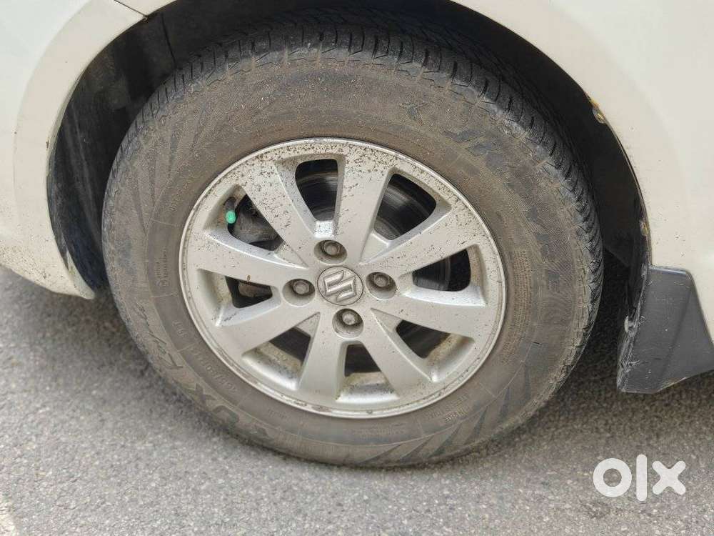 Maruti Suzuki Swift Vvt Zxi, 2012, Petrol