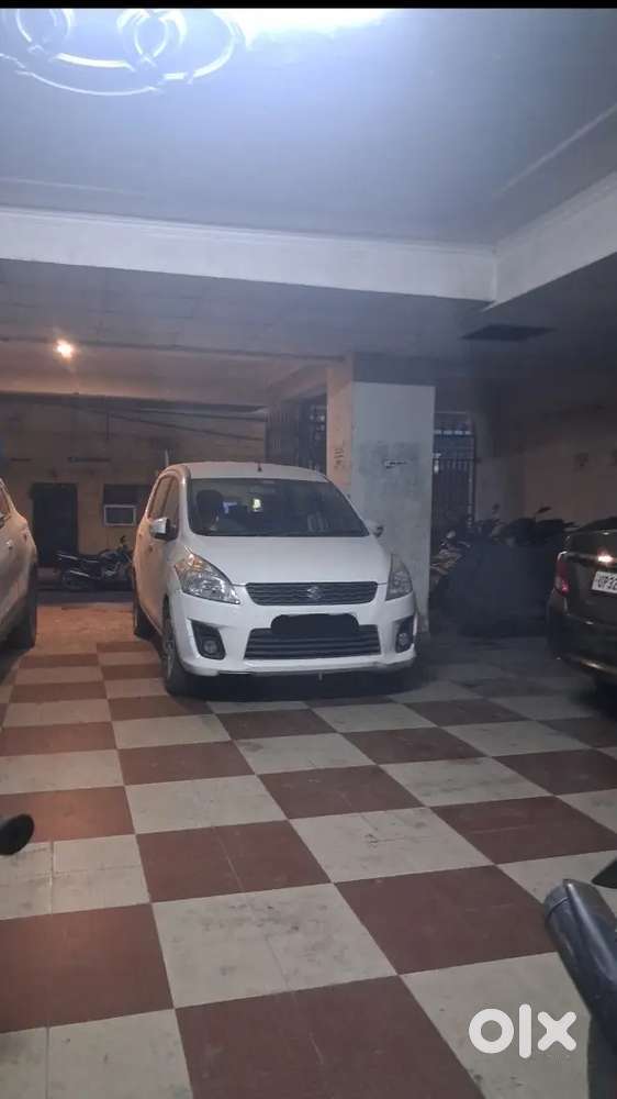Maruti Suzuki Ertiga 1.5 Vxi 2012