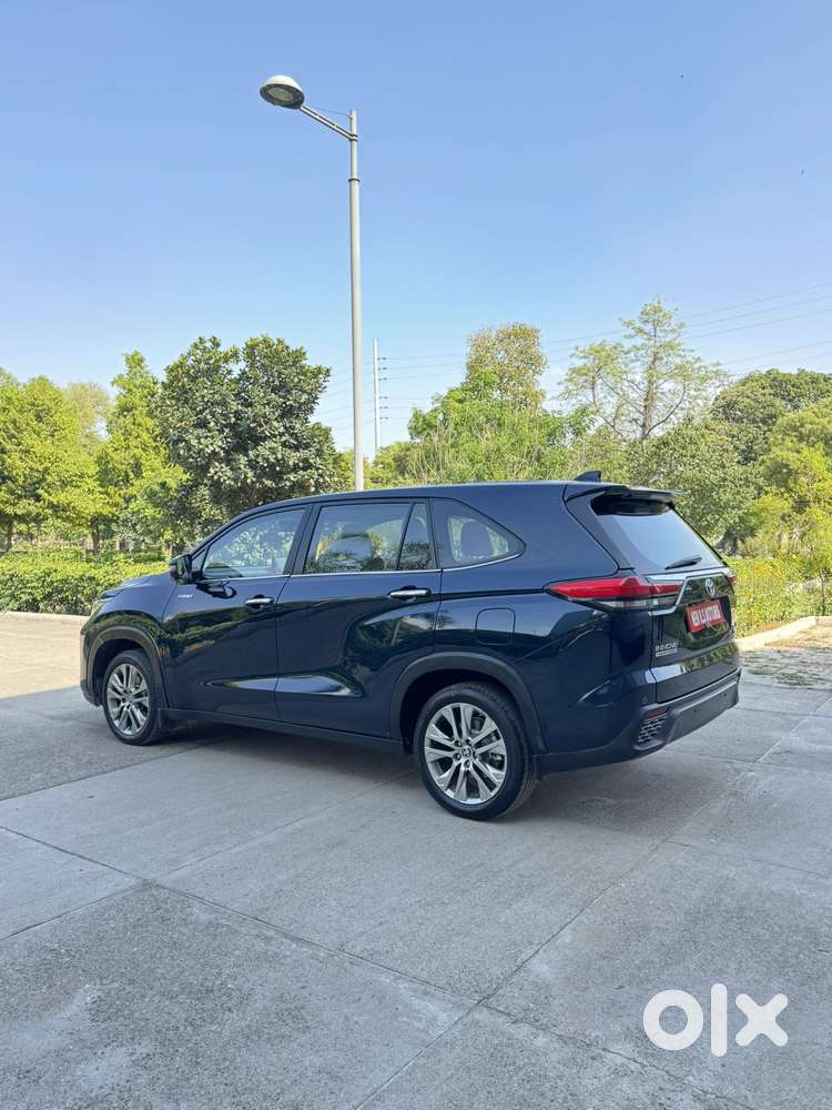 Toyota Innova Hycross 2.0 Zx (o) Hybrid 7 Str, 2024, Petrol