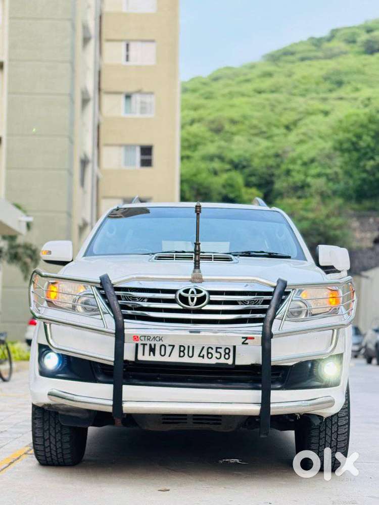 Toyota Fortuner 4x2 Manual, 2013, Diesel