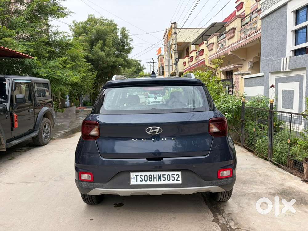 Hyundai Venue Petrol Manual 2021