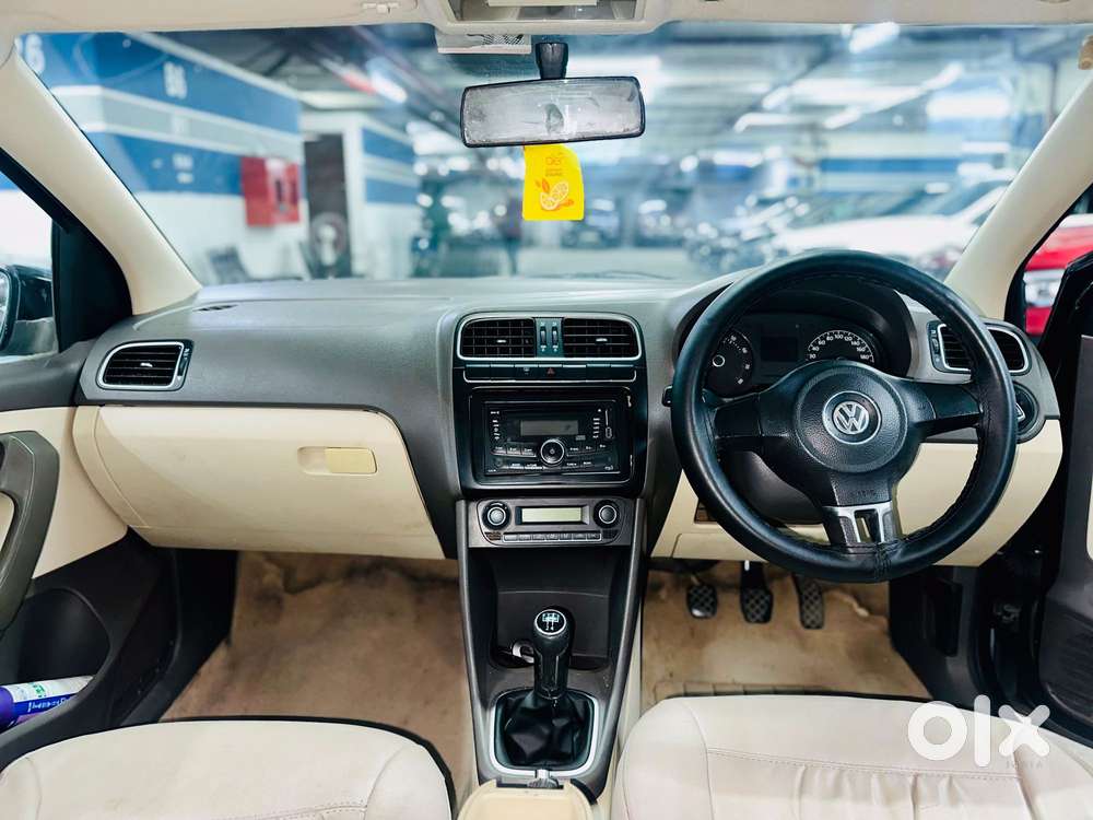 Volkswagen Vento 2010-2013 Petrol Highline, 2011, Petrol
