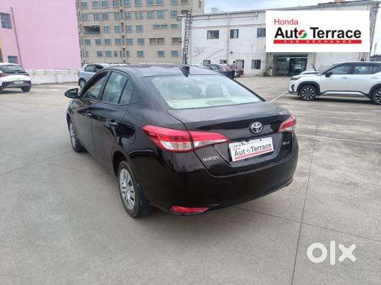 Toyota Yaris J Cvt, 2018, Petrol