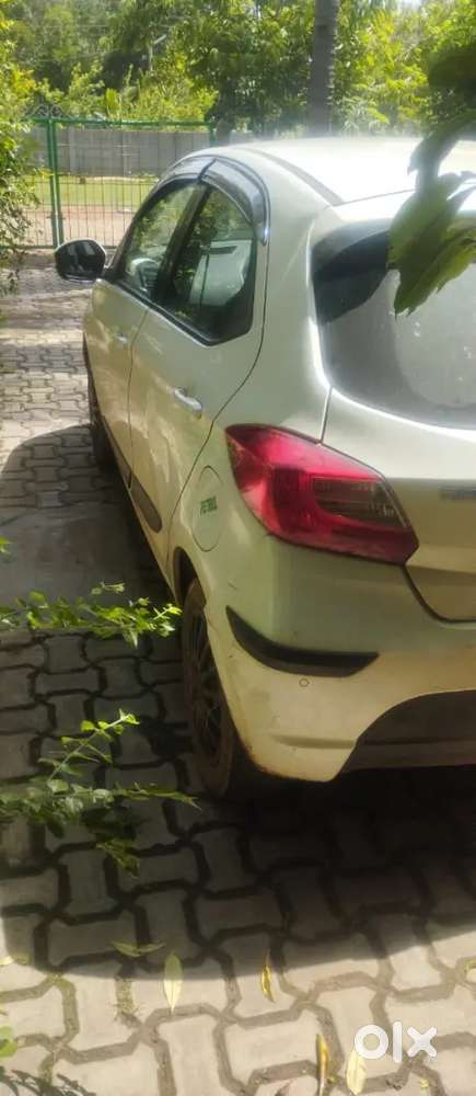 Tata Tiago Revotron Xt 2017 Petrol