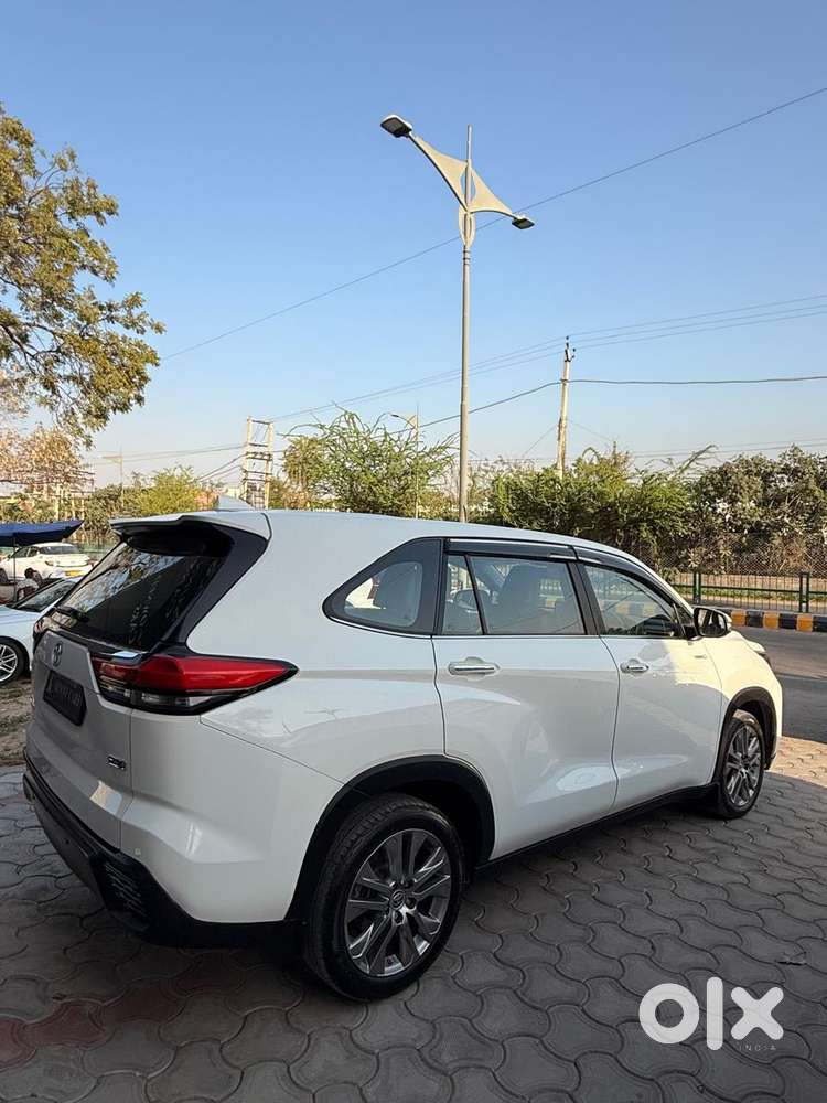 Toyota Innova Hycross 2.0 Zx (o) Hybrid 7 Str, 2025, Cng & Hybrids