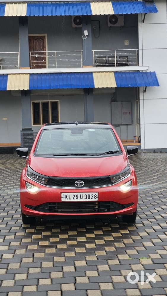 Tata Altroz 1.2 Xza Petrol Dct, 2022, Petrol