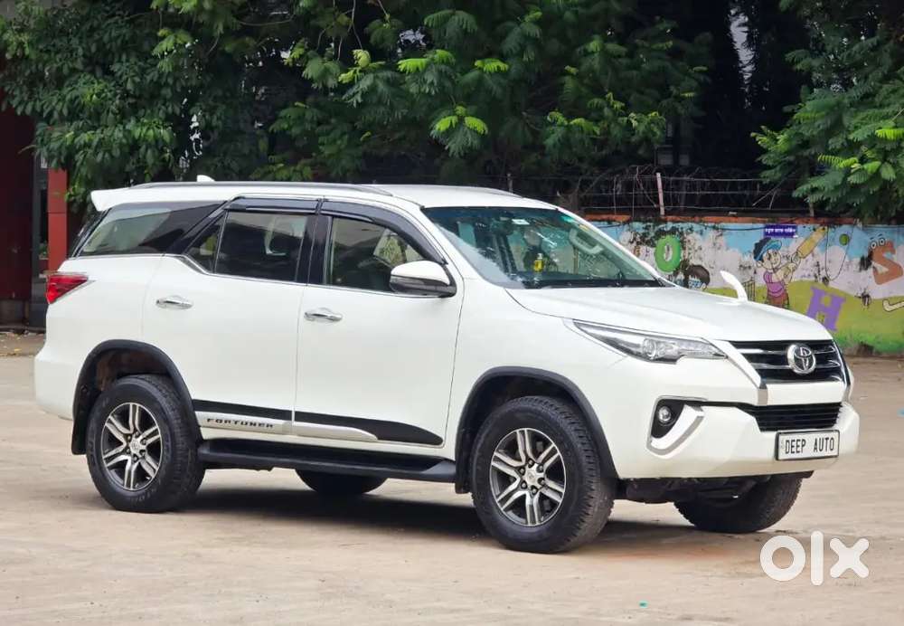 Toyota Fortuner 4x2 Auto Diesel 1st Owner Company Record