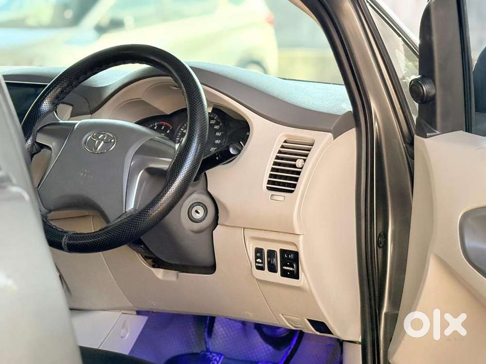 Toyota Innova 2014 Diesel Well Maintained