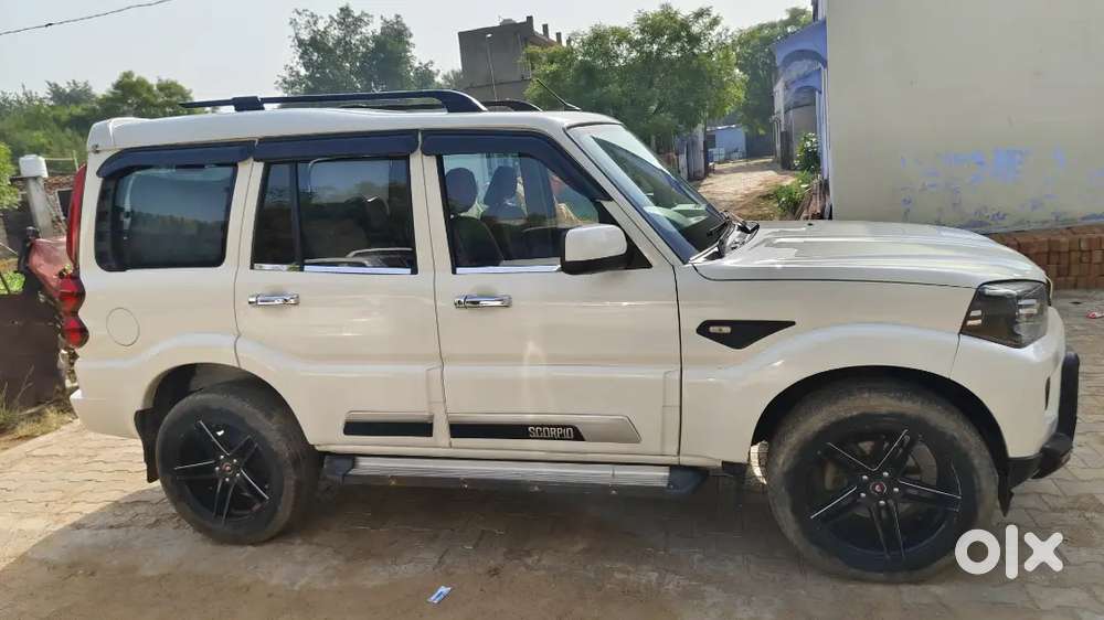 Mahindra Scorpio Classic 2021 Diesel Manual