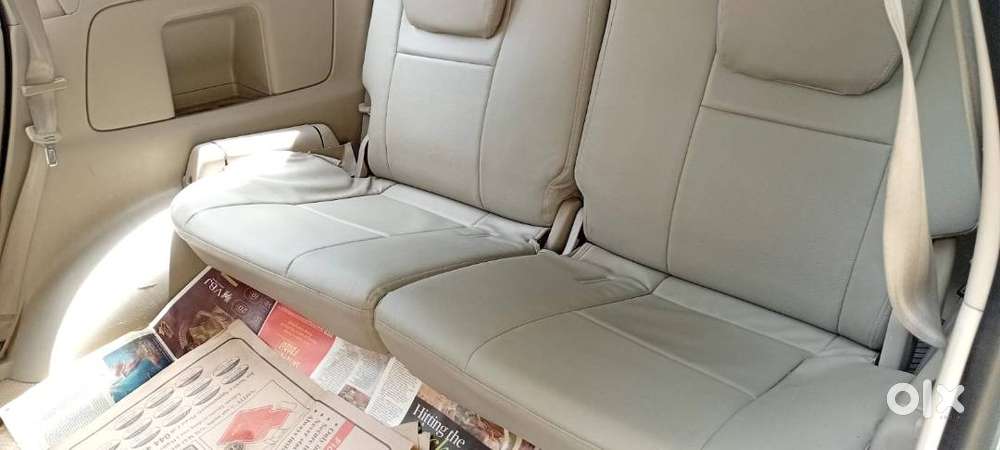Toyota Innova 2.5v Single Owner December 2009model Fc9-12-29