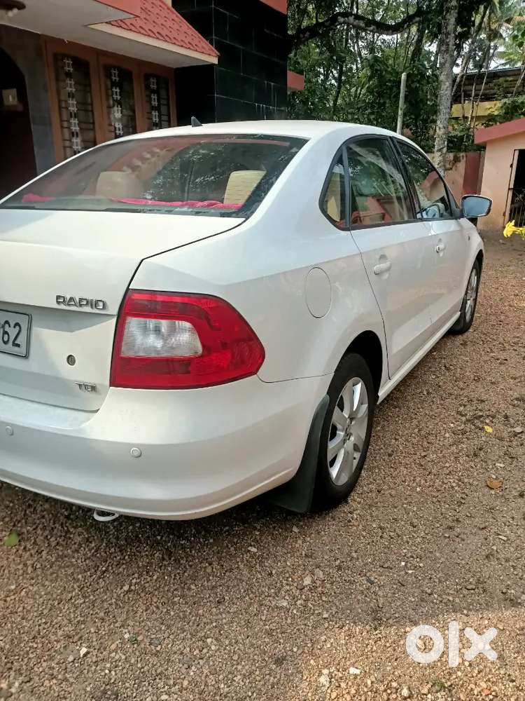 Skoda Rapid 2013 Diesel 72000 Km Driven