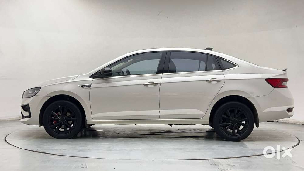 Skoda Slavia Style 1.0l Tsi At, 2023, Petrol