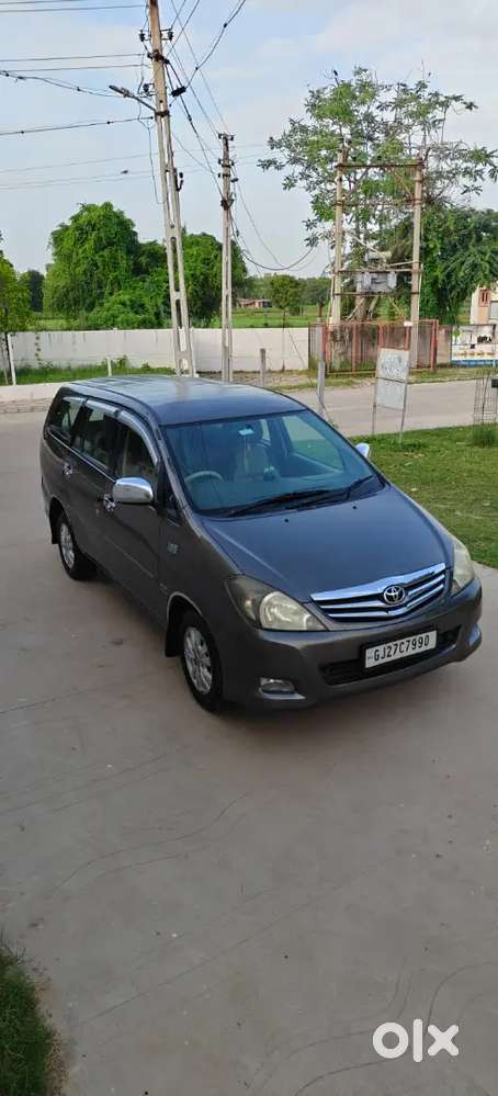 Toyota Innova 2012