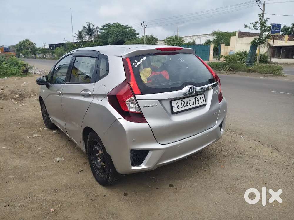 Honda Jazz 2016 Petrol+cng Well Maintained