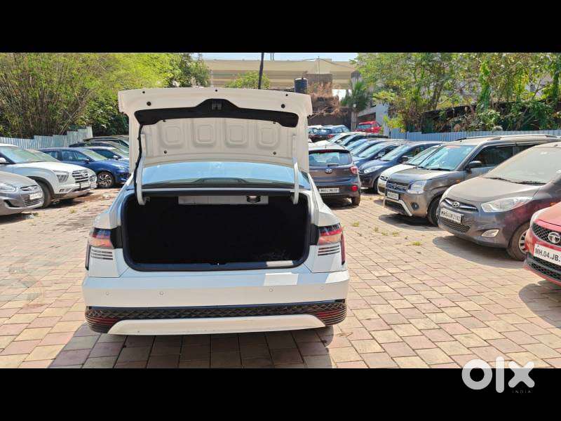 Hyundai Verna 1.5 Sx (o) Vtvt Ivt, 2024, Petrol