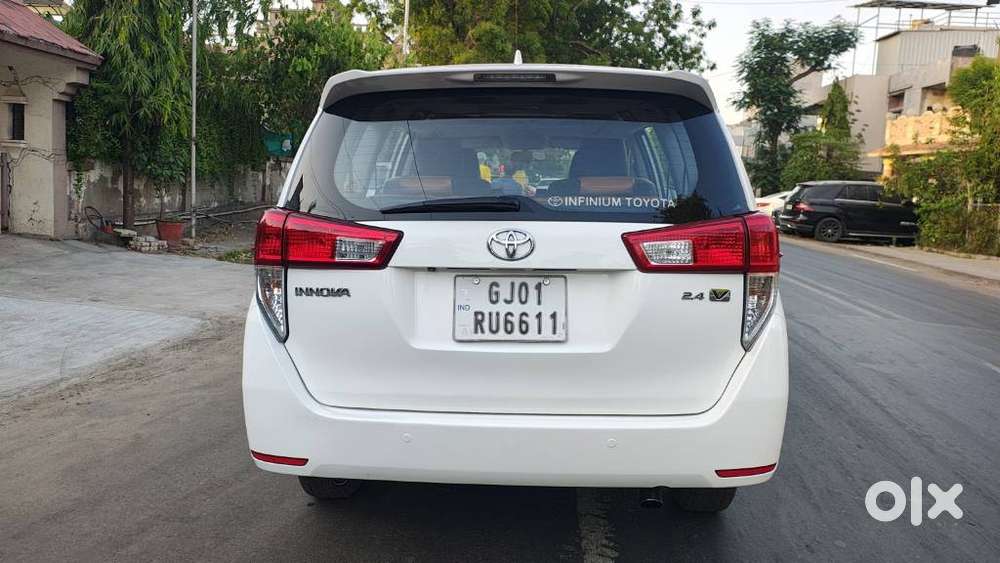 Toyota Innova Crysta 2.4 V, 2016, Diesel