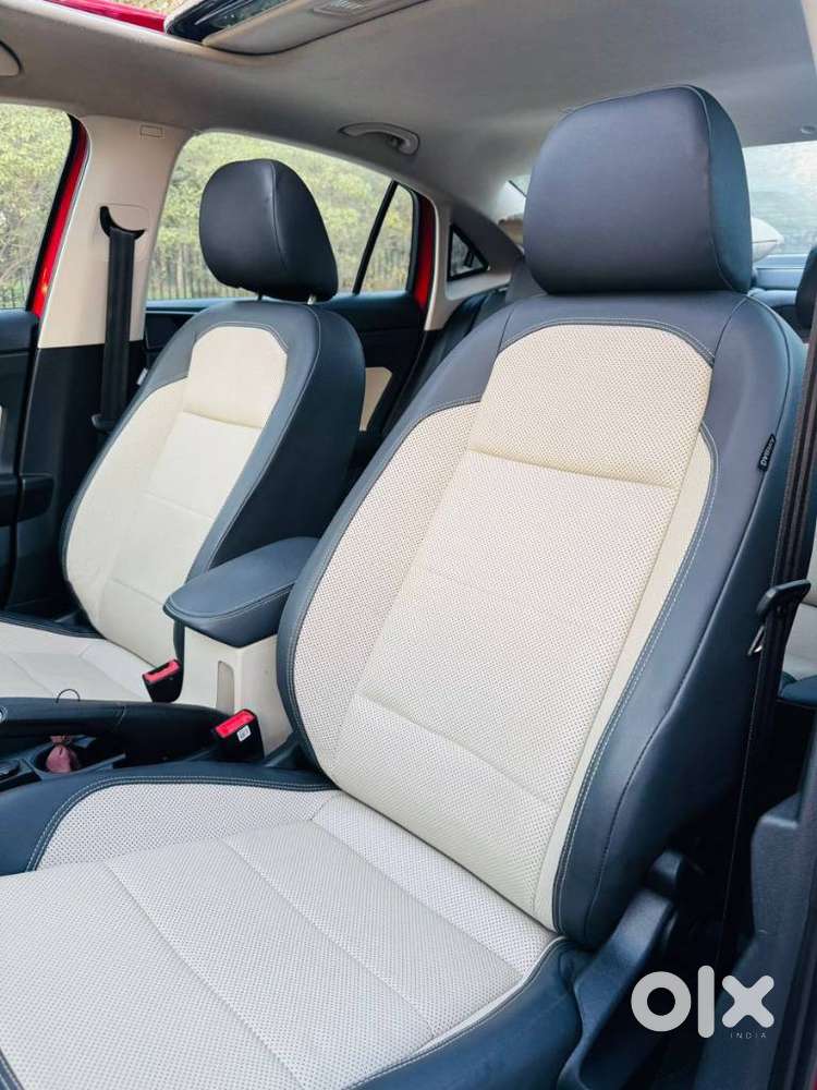 Skoda Slavia Ambition 1.5l Tsi Dsg Dual Tone, 2023, Petrol