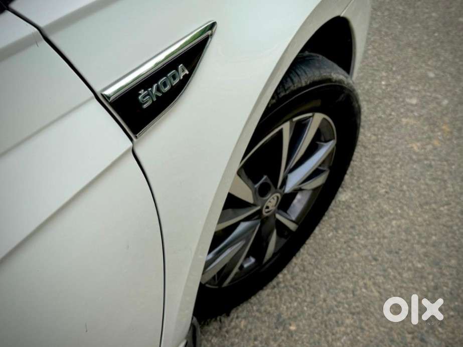 Skoda Slavia 1.0 Tsi Style At, 2022, Petrol