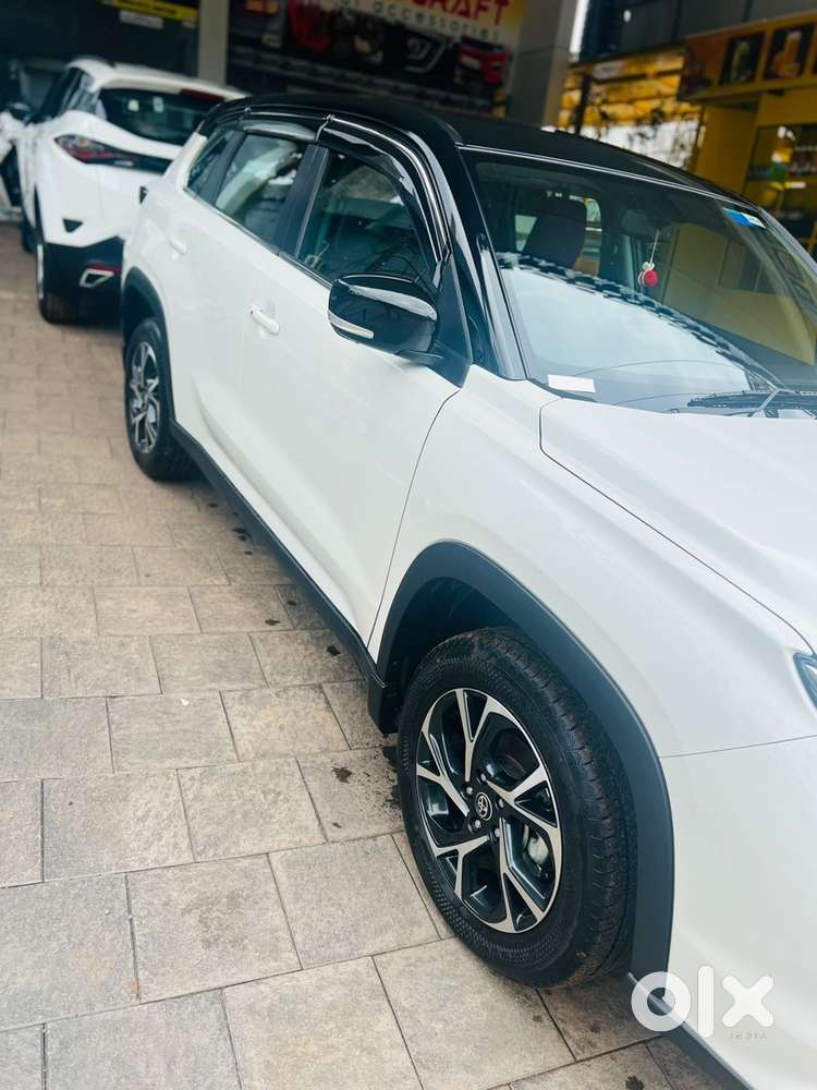 Toyota Urban Cruiser 2024 Drives Smoothly