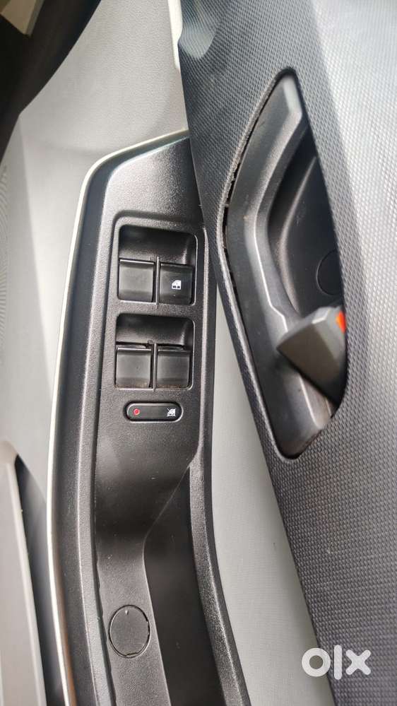 Tata Tiago 1.2 Revotron Xt (o), 2021, Petrol