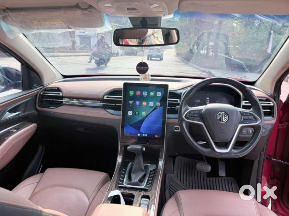 Mg Hector Plus Savvy Pro 1.5 Turbo Petrol Cvt 7 Str Dual Tone, 2024,..