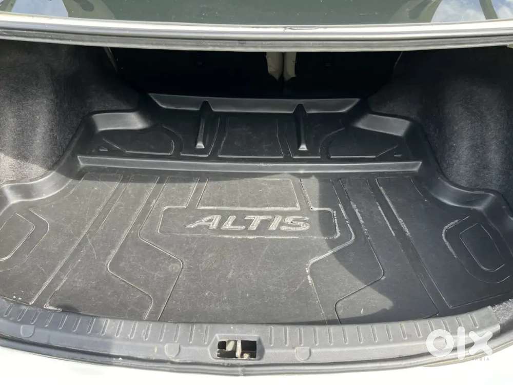 Toyota Corolla Altis 2011 Cng & Hybrids 99800 Km Driven